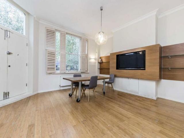 Apartment for rent in St. John's Wood, Greater London