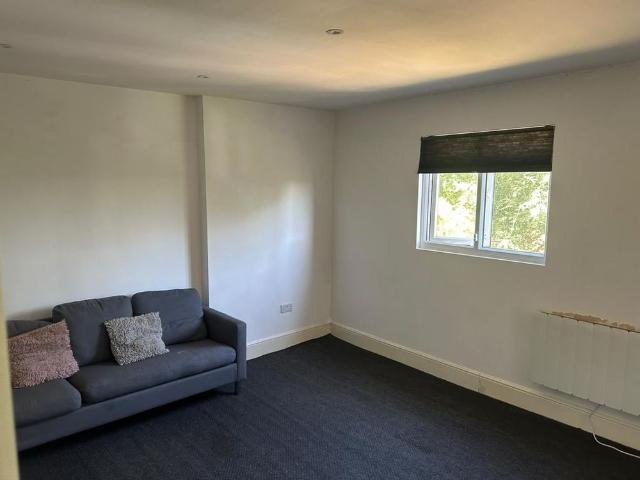 Apartment for rent in London Borough of Croydon, Purley