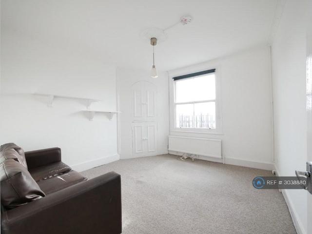 Apartment for rent in Kensal Town, Greater London