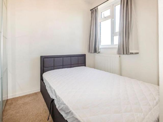 Apartment for rent in Norbiton, Greater London