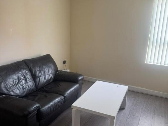 Apartment for rent in Dixons Green, West Midlands