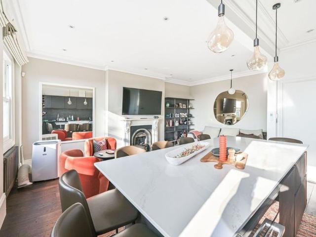 Apartment for rent in Belsize Park, Greater London