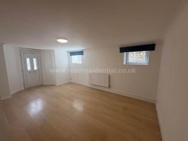 Apartment for rent in Kursaal Estate, Alton Barnes
