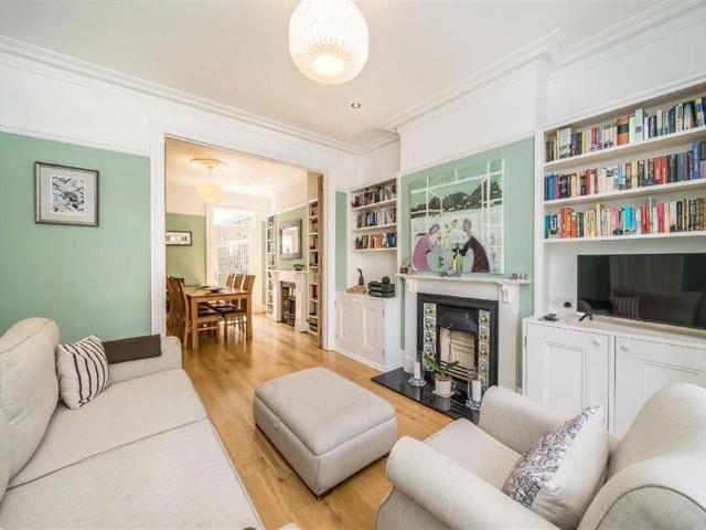 Apartment for rent in Clapham Junction, Greater London