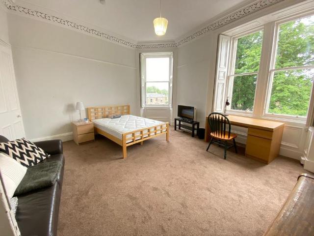 Apartment for rent in Mayfield, Newington