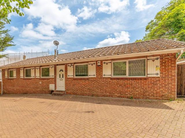 Flat for rent in Kenley, Kenley
