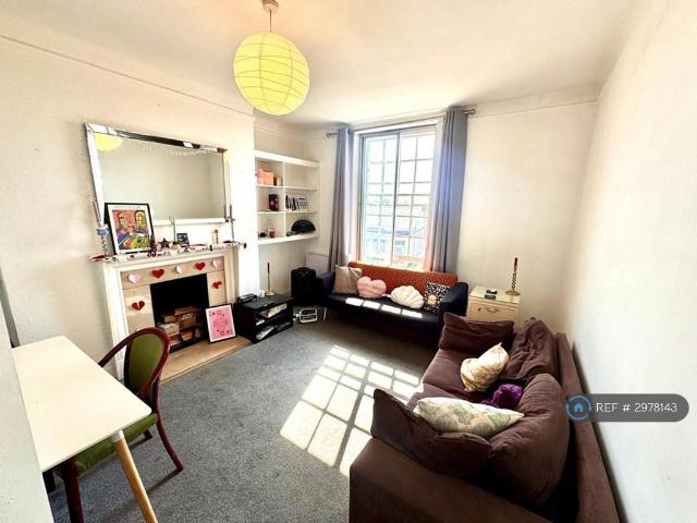 Flat for rent in Temple Fortune, Greater London