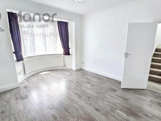 Apartment for rent in Gants Hill, Greater London