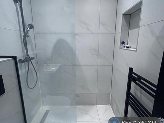 Apartment for rent in London Borough of Croydon, Purley