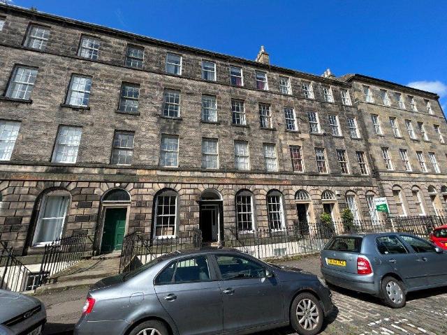 Flat for rent in Southside, Scotland