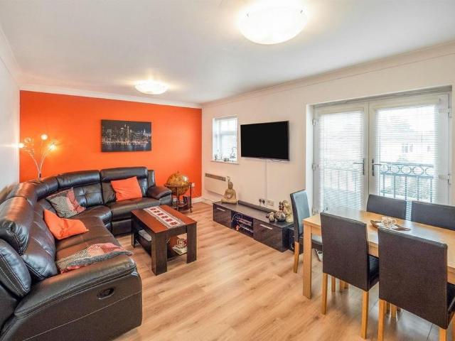 Apartment for rent in Cliff Hill, Green Close