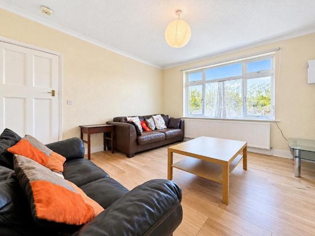 Apartment for rent in London Borough of Hounslow, Spring Grove