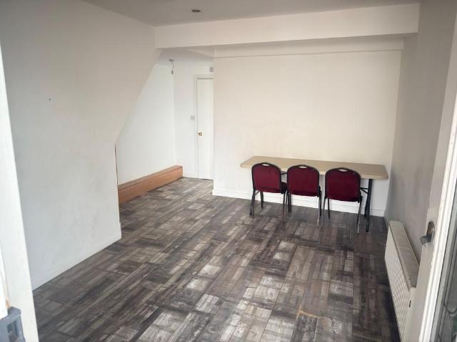 Flat for rent in Beeches Community Board, Burnham