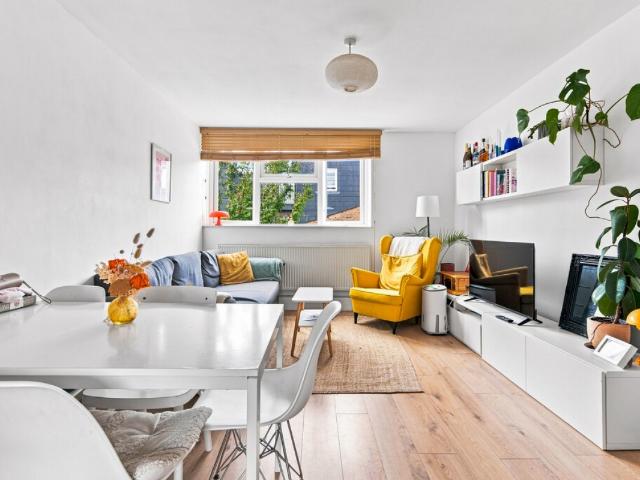 Apartment for rent in Battersea, Greater London