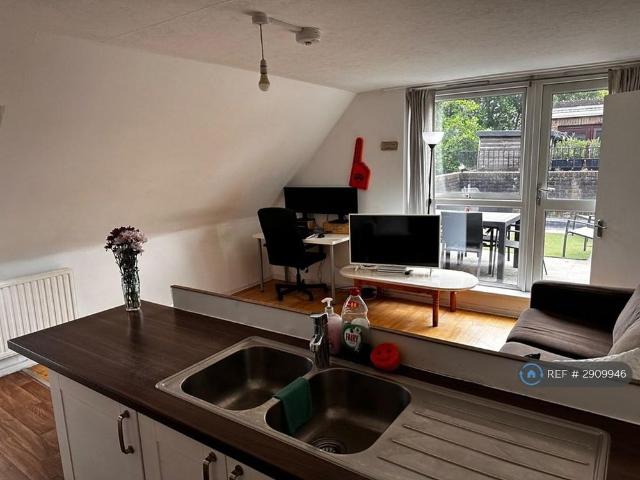 Apartment for rent in Chalk Farm, Greater London