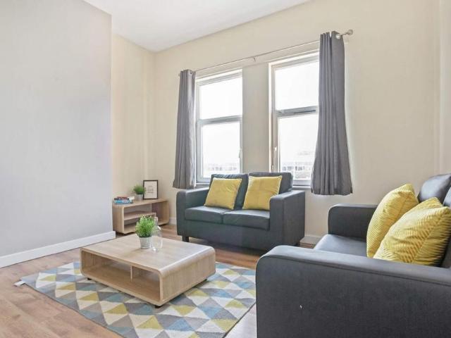 Apartment for rent in Hyde Park, West Yorkshire