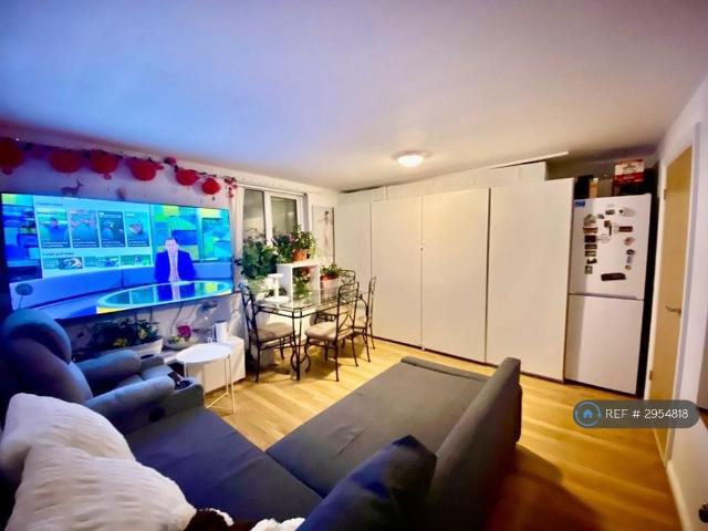 Apartment for rent in Newtown, Falcon Lodge