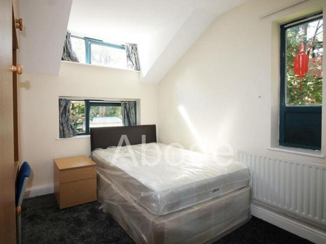 Apartment for rent in Hyde Park, West Yorkshire