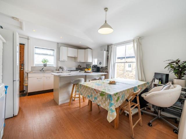 Flat for rent in Streatham, Greater London