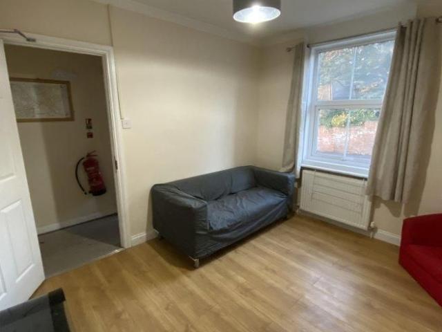 Room for rent in London Borough of Croydon, Norbury