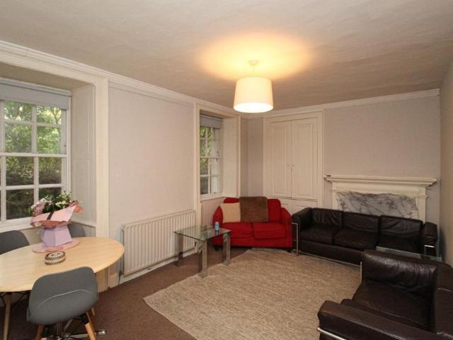 Apartment for rent in Gayfield, Broughton