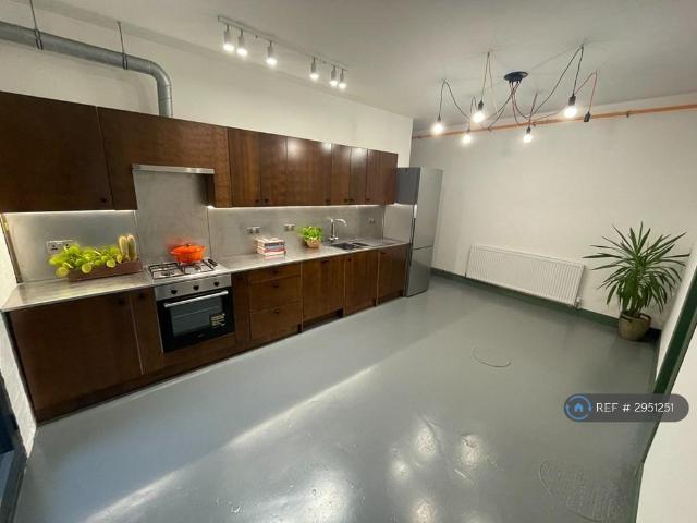 Flat for rent in South Hackney, Greater London