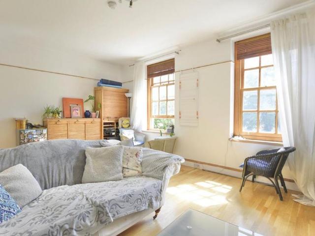 Apartment for rent in Winchmore Hill, Edmonton