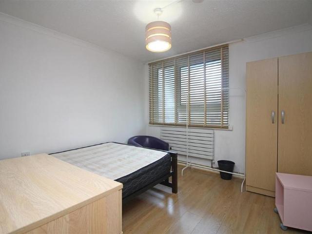 Apartment for rent in Bromley-by-Bow, Poplar Grove