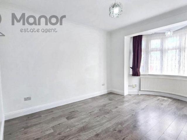 Apartment for rent in Gants Hill, Greater London
