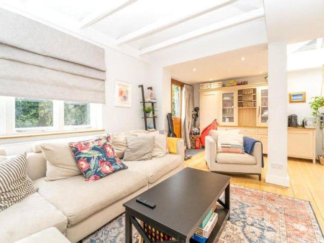 Apartment for rent in Chalk Farm, Greater London