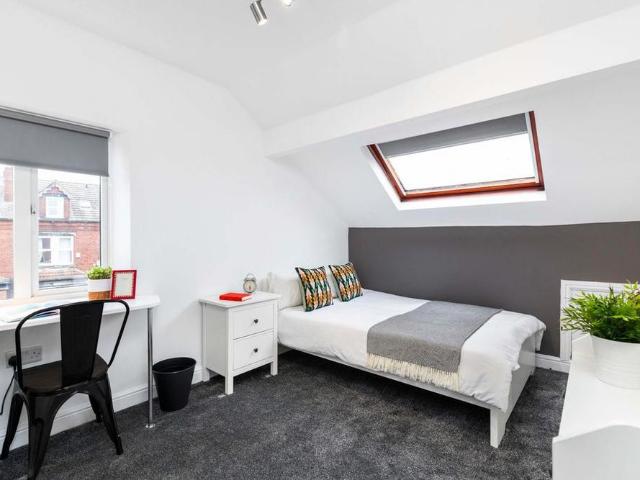 Room for rent in Beckett Park, Leeds