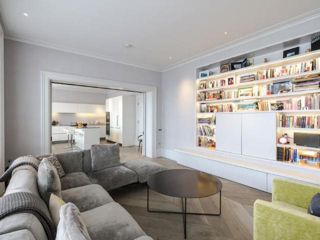 Apartment for rent in Kensington, Greater London