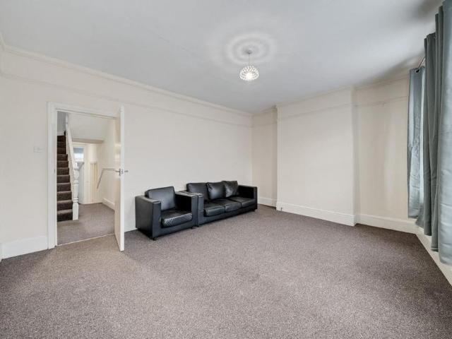 Apartment for rent in Winchmore Hill, Palmers Green