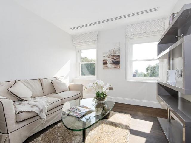 Apartment for rent in South Hampstead, Greater London