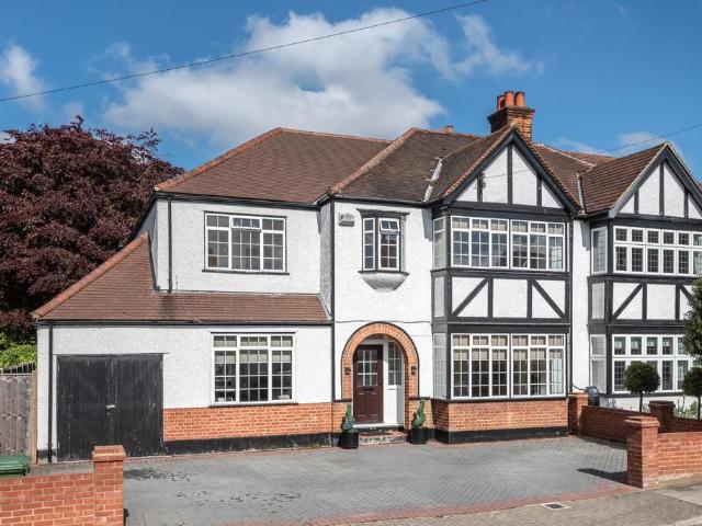 Flat for rent in Bromley, Widmore