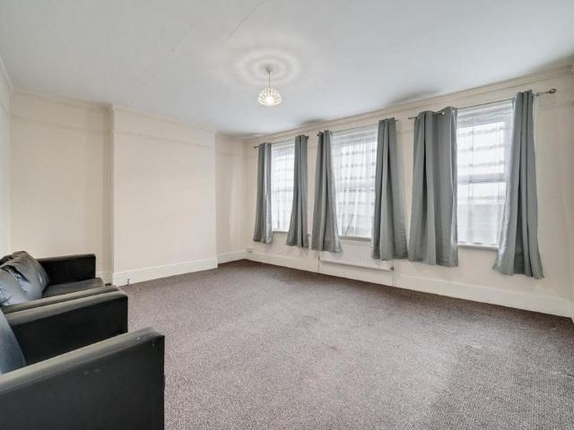 Apartment for rent in Winchmore Hill, Palmers Green