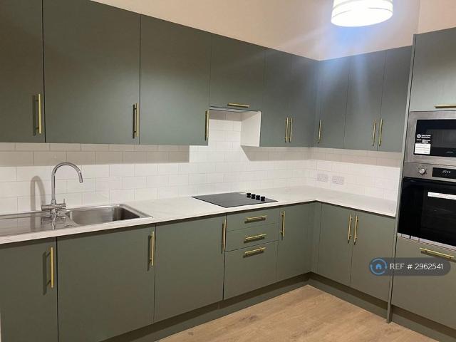 Flat for rent in West Hackney, Greater London
