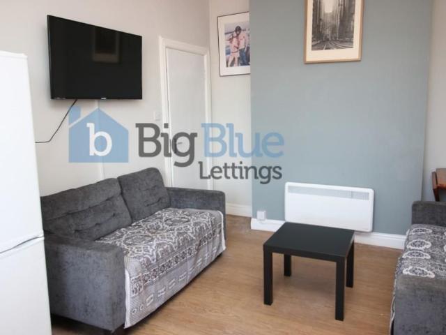 Apartment for rent in Hyde Park, Leeds