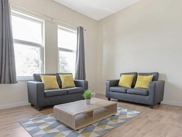 Apartment for rent in Hyde Park, West Yorkshire
