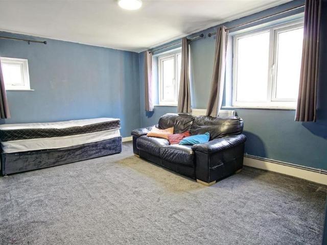 Apartment for rent in Avenham, Higher Bartle