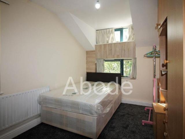 Apartment for rent in Hyde Park, West Yorkshire