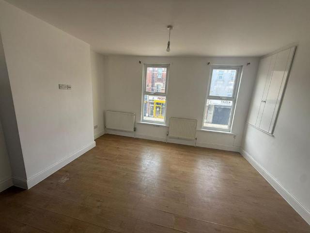 Apartment for rent in Manor Park, Greater London