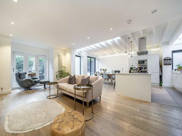 House for rent in Tulse Hill, Greater London