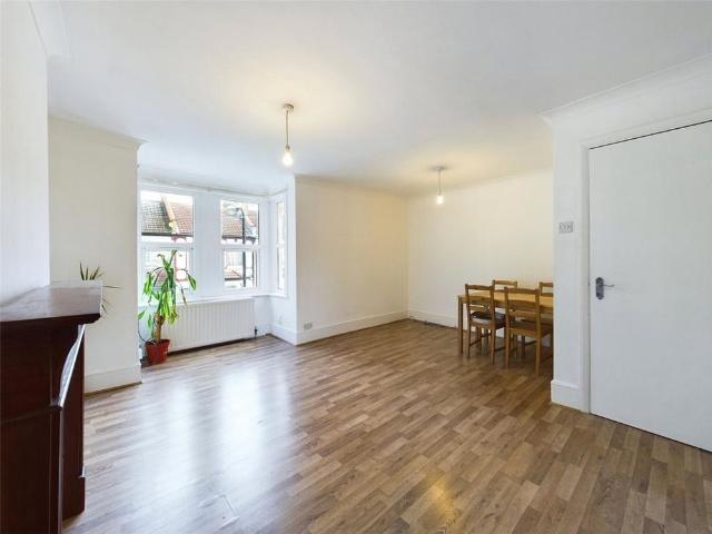 Apartment for rent in Chapel End, Greater London