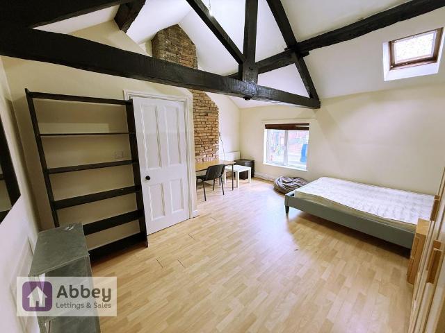 Flat for rent in Elmfield, Leicestershire
