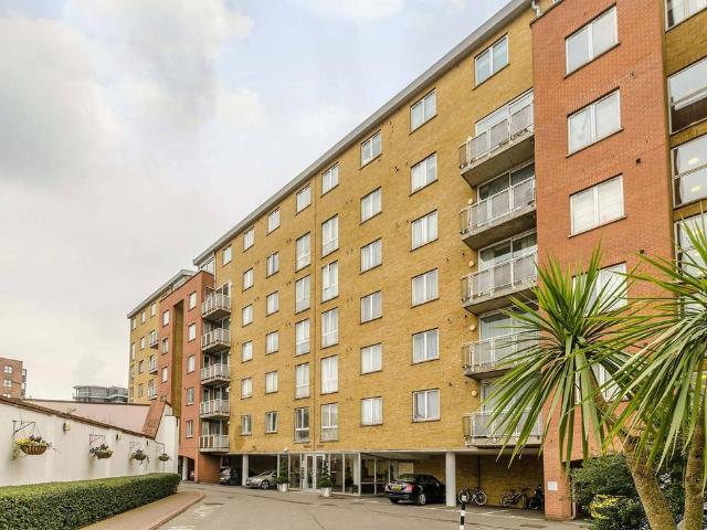 Flat for rent in St. John's Wood, Greater London