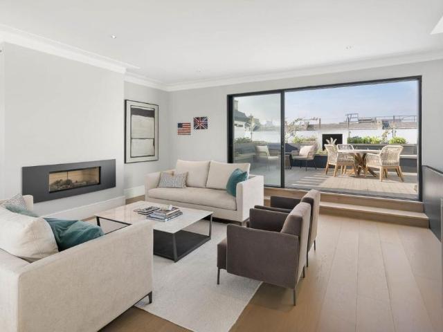 Apartment for rent in South Kensington, Greater London