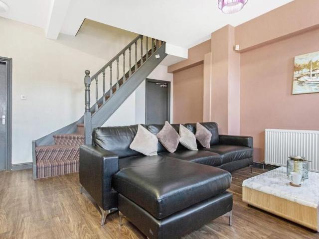 Apartment for rent in Beckett Park, Headingley