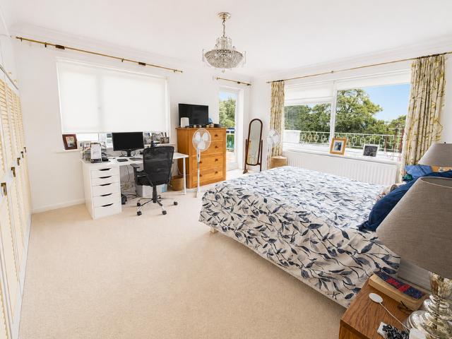 Apartment for rent in Branksome Chine, Branksome Park