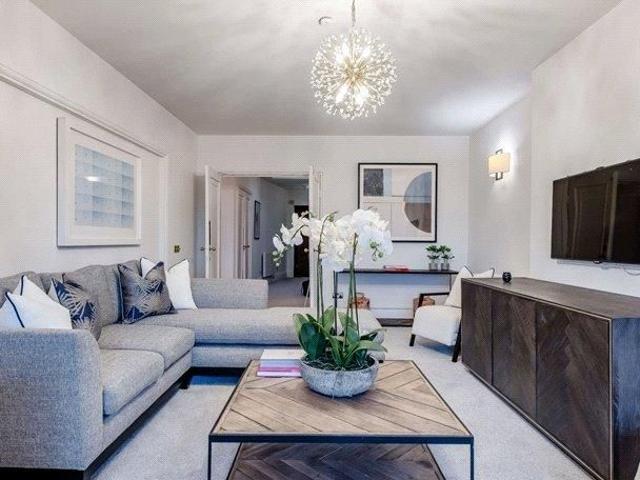 Apartment for rent in St. John's Wood, Greater London